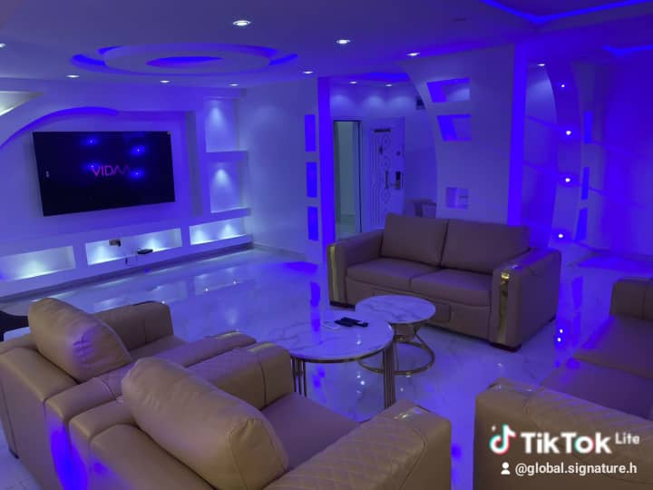 /web/uploads/116/Global Signature Hotel and Resort/room-photos/Presidential Suite/GSH PRESIDENTIAL.jpg